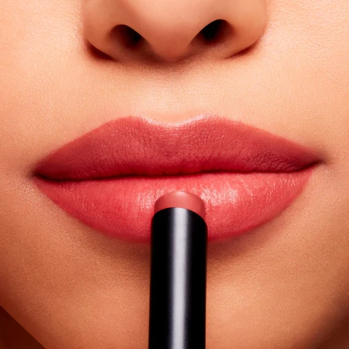 Velvet-Blur-Lip-Cream.webp